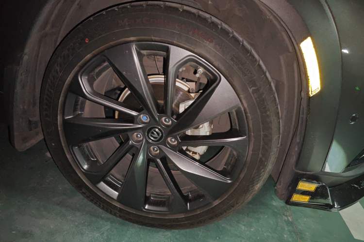 Used CHANGAN UNI-T 2020 1.5T Flagship Version Right Front Wheel Hub