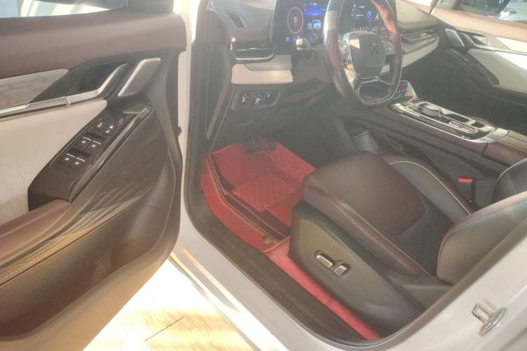 Used SOL QX 2021 300T DCT Deluxe Smart Connectivity Version