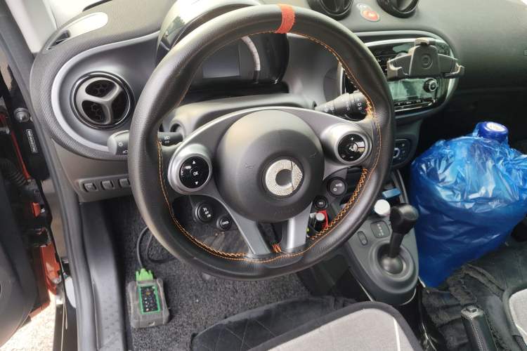 Used smart fortwo 2018 1.0L 52kW Hardtop Passion Edition China V Standard
