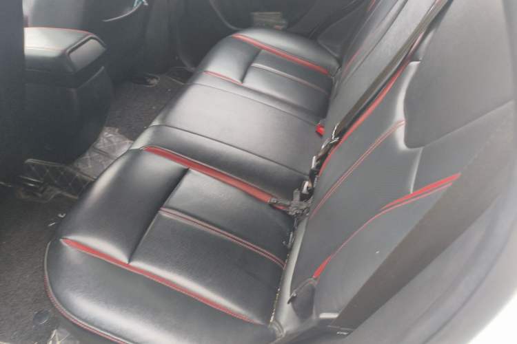Used Soueast DX3 2016 1.5T CVT Prestige Edition Left Rear Seat