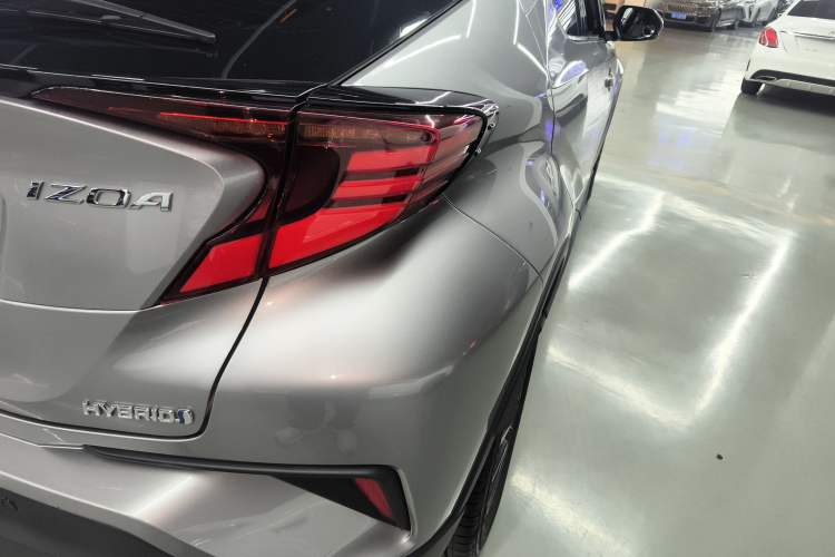 Used Toyota IZOA 2021 Dual-Motor 2.0L Yichi Edition Exterior 6