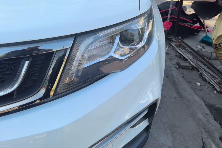 Used Geely Auto Emgrand X7 Sport 2018 1.8TD Automatic Two-Wheel Drive Smart Connect 4G Internet Edition