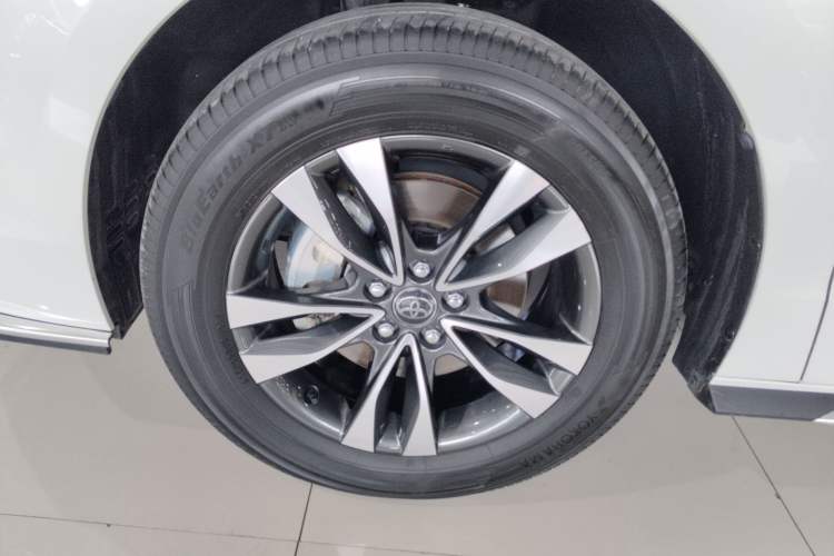 Used Toyota Granvia 2024 2.5L Hybrid Prestige PLUS Four-Wheel Drive Version Left Front Wheel Hub