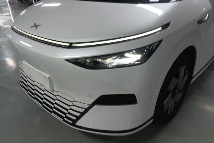 Used XPeng X9 2024 702 Ultra-Long Range Max
