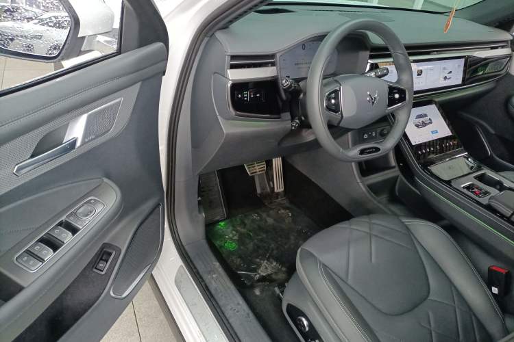 Used ARCFOX Alpha T6 2025 688MAX 175kW