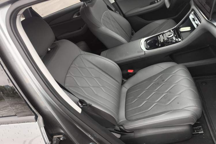 Used Geely Galaxy A7 2025 Model EM-i 70km Launch Edition Right Front Seat