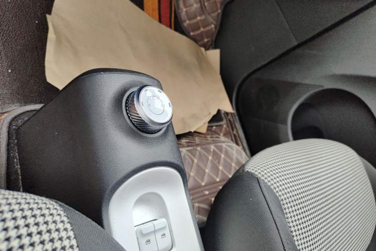 Used Wuling Hongguang MINIEV 2024 3rd Generation 215km Advanced Version Gear Lever