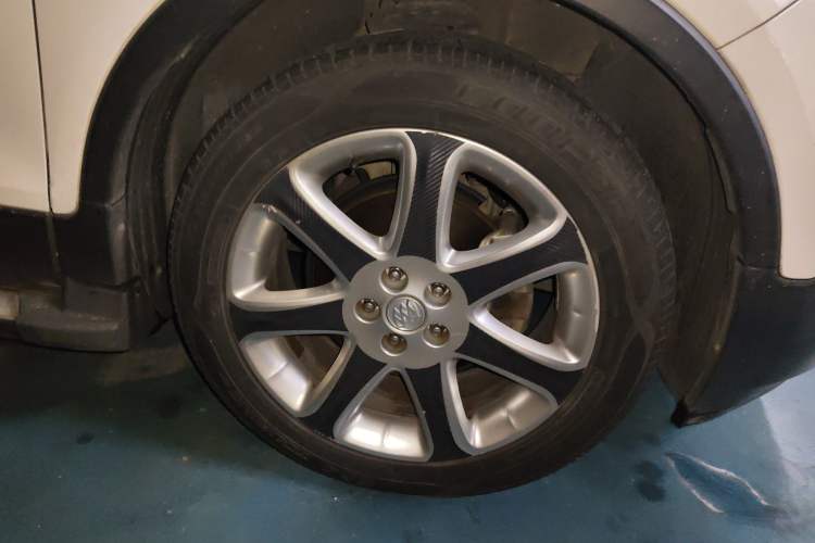 Used Buick Encore 2015 1.4T Automatic Two-Wheel Drive Urban Elite Version Right Front Wheel Hub
