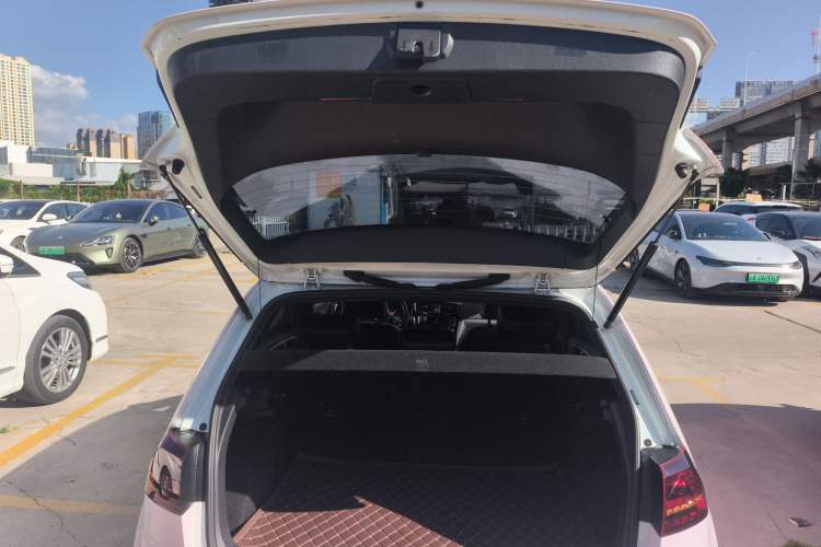 Used Volkswagen Golf 2017 280TSI Automatic R-Line Million-Vehicle Commemorative Edition Trunk