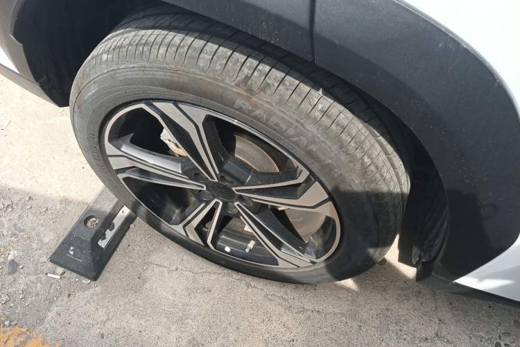 Used Geely Galaxy L7 2025 EM-i 115km Exploration+ Edition Right Rear Wheel Hub