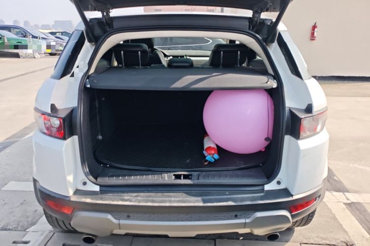 Used Land Rover Range Evoque 2015 2.0T Five-Door Zhiyao Edition Trunk