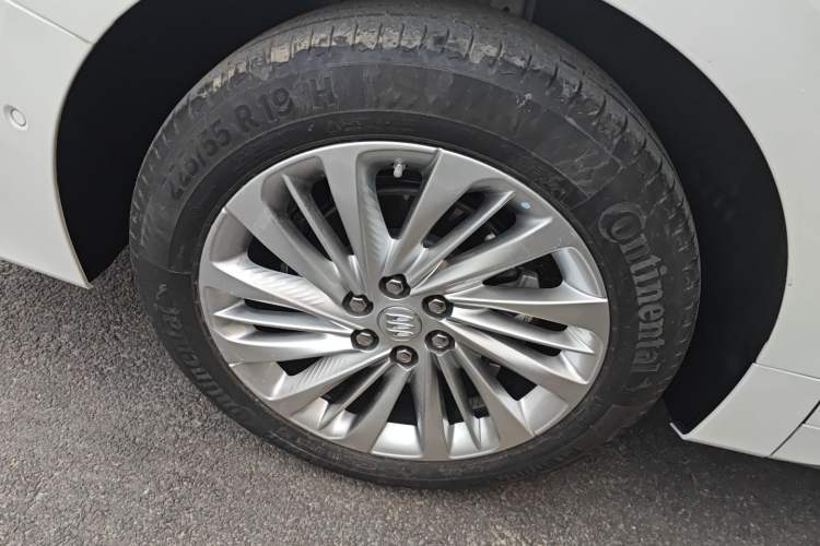 Used Buick Century 2023 2.0T Six-Seater Yinshi Edition
