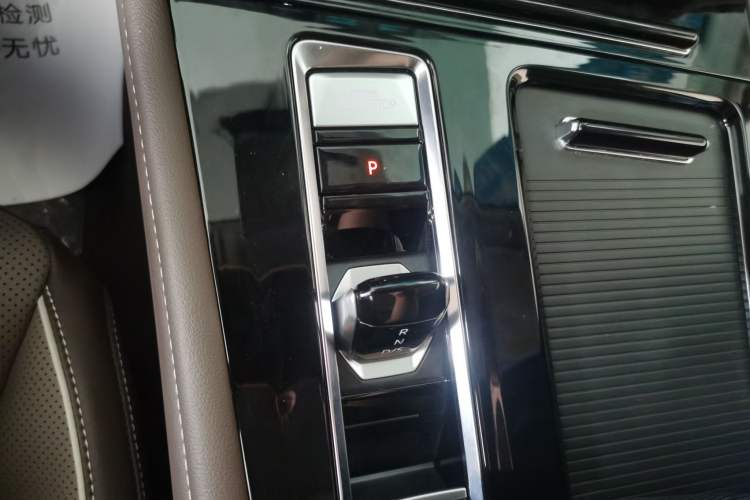 Used Volkswagen Viloran 2024 380TSI Premium Edition Gear Lever