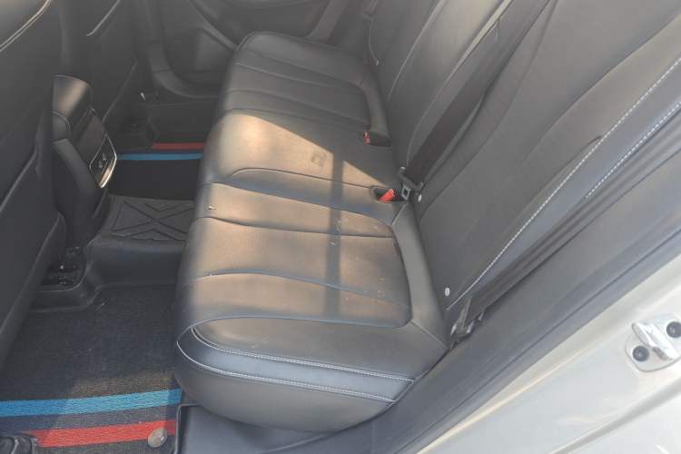 Used Roewe i5 2019 20T Automatic 4G Connect Luxury Flagship Edition Left Rear Seat