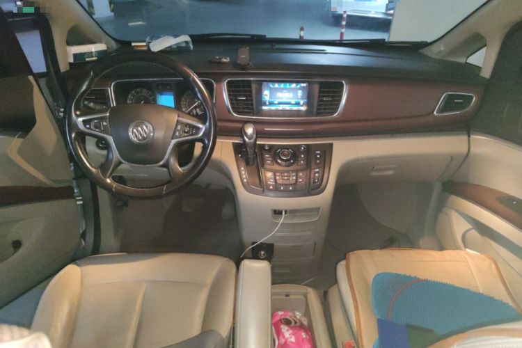 Used Buick GL8 2018 28T Luxury Model China VI Standard Center Console