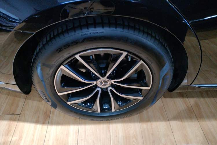 Used Mercedes-Benz S-Class 2021 S 400 L Business Model Right Rear Wheel Hub