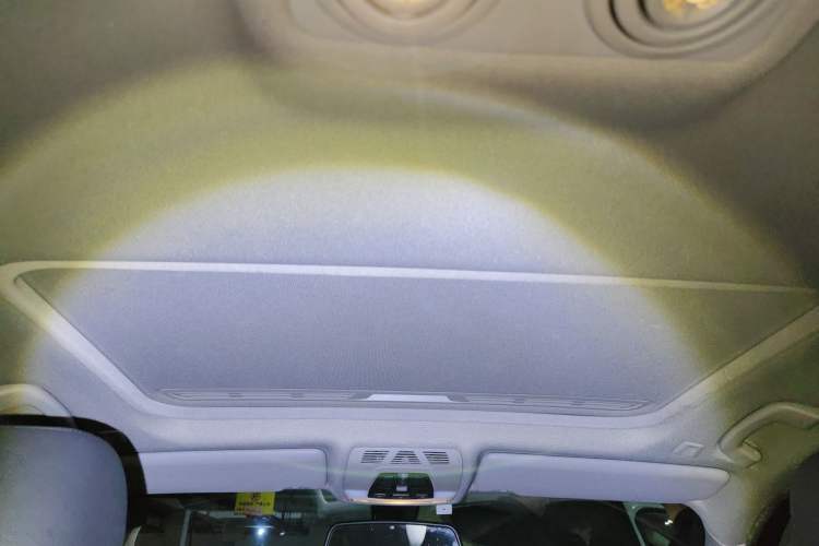 Used BMW 3 Series 2015 320Li Luxury Edition Fashion Model
