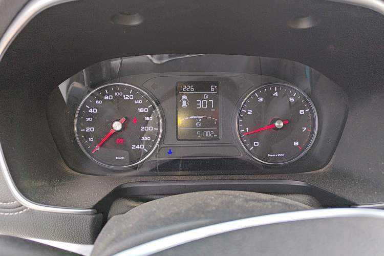 Used Roewe RX5 2018 20T Two-Wheel Drive Manual Internet Smart Edition
