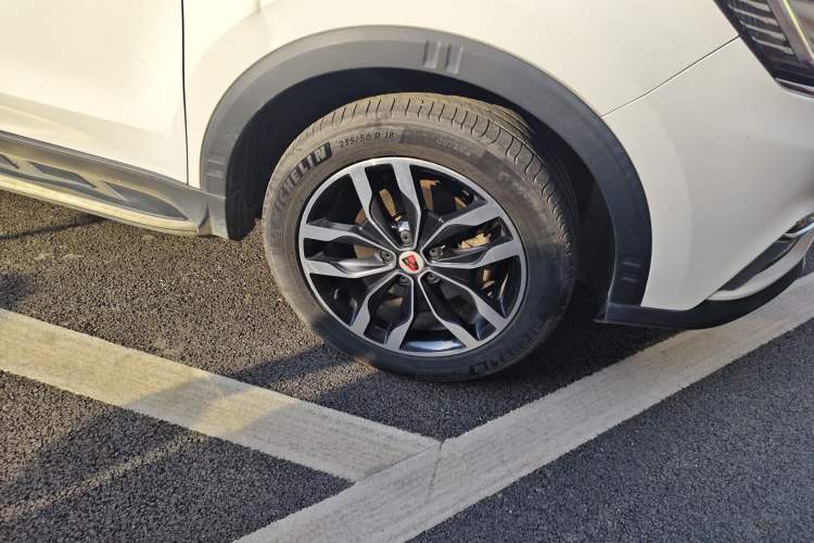 Used Roewe RX5 2016 20T Two-Wheel Drive Automatic Internet Smart Edition Right Front Wheel Hub