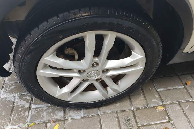 Used CHANGAN CS35 2015 1.6L Manual Luxury Model China IV Standard Left Front Wheel Hub