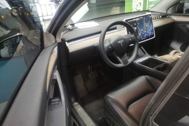 Used Tesla Model Y 2021 Standard Range Rear-Wheel Drive Version