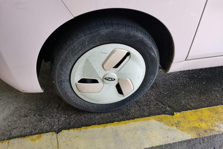 Used Chery New Energy QQ Ice Cream 2022 170km Sundae Phosphate Lithium-Ion