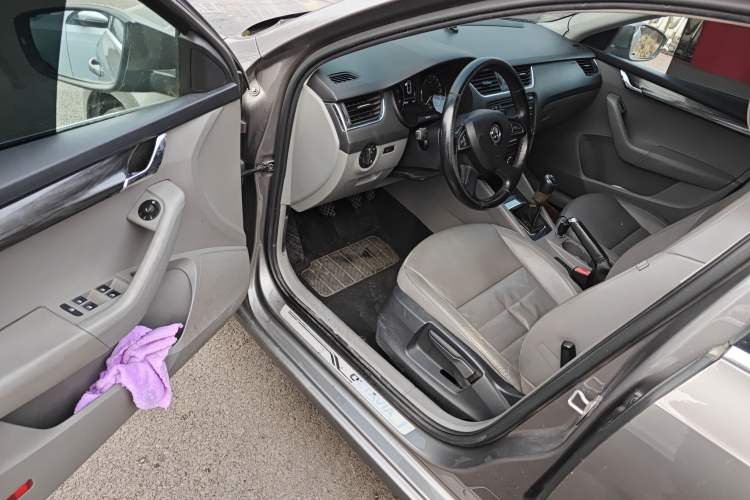 Used Skoda Octavia 2015 1.6L Manual Yijun Edition