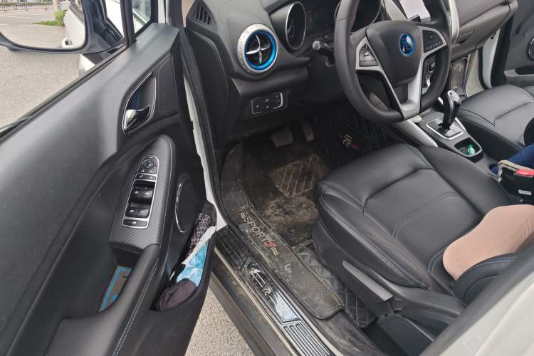 Used BYD Yuan New Energy 2018 EV360 Smart Connect Cool Edition Driver Seat