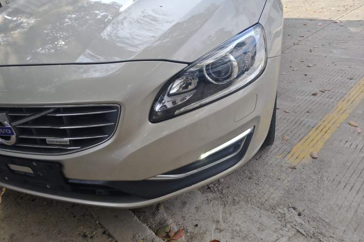 Used Volvo S60 New Energy 2015 S60L E-Drive Hybrid T6 Smart Drive Edition Left Front Headlight