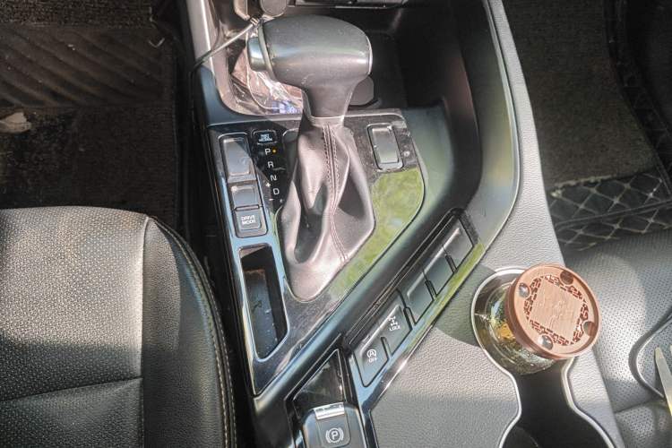 Used Kia KX7 2017 2.0T Automatic 4WD DLX 7-Seater