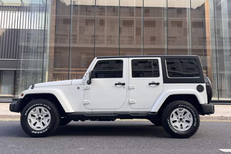 Used Jeep Wrangler 2015 3.0L Sahara Four-Door Comfort Edition