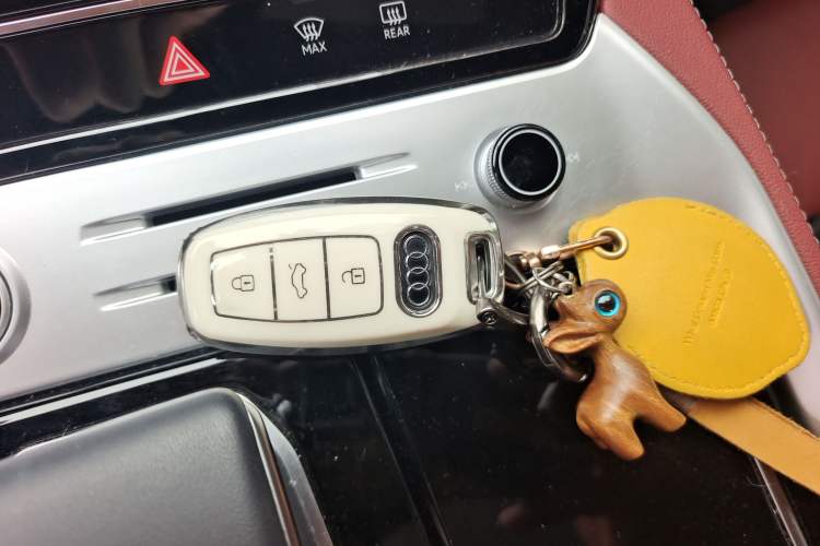 Used Audi Q6 2024 40 TFSI quattro Guanyun Edition Flying Rider Package 6-seater Vehicle Key