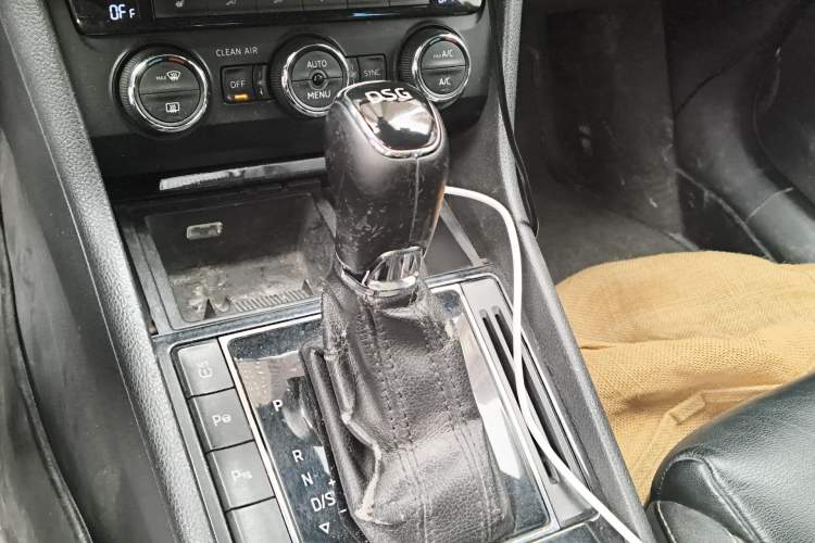 Used Skoda Superb 2016 TSI330 DSG Smart Drive Edition
