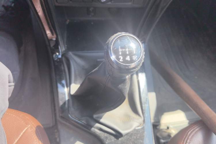 Used Great Wall Wingle 6 2017 2.4L Gasoline 4x4 Elite Version 4G69
