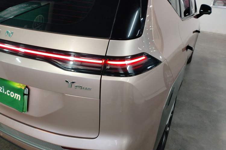 Used AION Y 2022 Plus 70 Tech Edition
