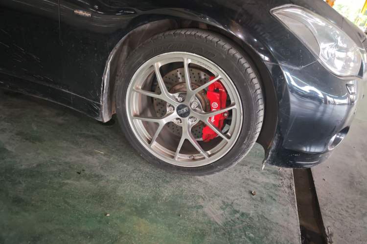 Used Infiniti M Series 2011 M37 model
