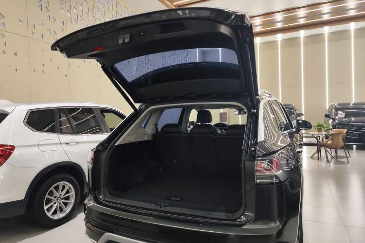 Used Volkswagen Tayron 2023 280TSI Two-Wheel-Drive Luxury Plus Advanced Version