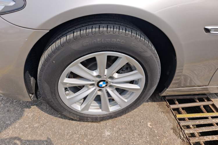 Used BMW 5 Series 2014 520Li Elegant Model
