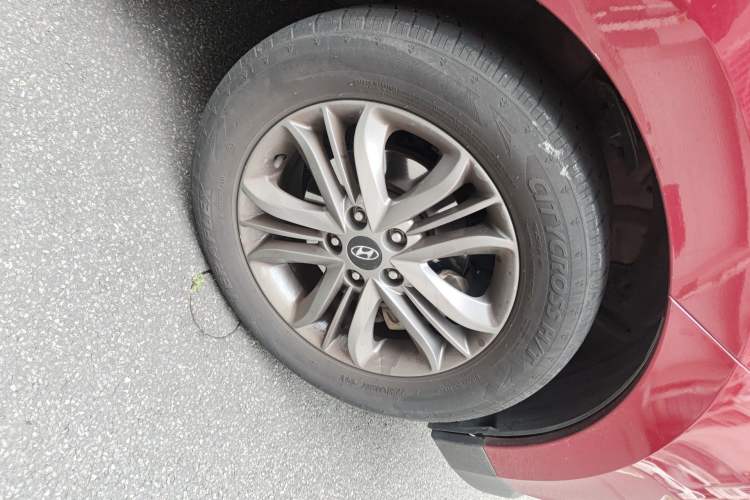 Used Hyundai ix35 2015 2.0L Automatic 2WD Smart Version China V Standard Right Front Wheel Hub