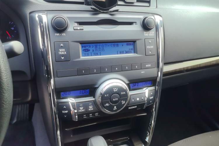 Used Toyota Reiz 2013 2.5S Elite Edition Audio And AC Panel