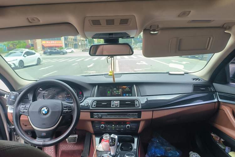 Used BMW 5 Series 2014 520Li Elegant Model
