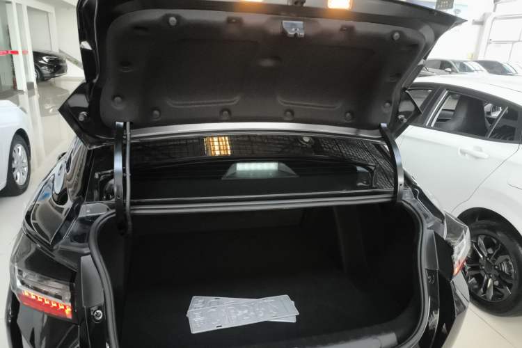 Used Dongfeng Aeolus Yixuan 2025 1.5L Automatic Luxury Version