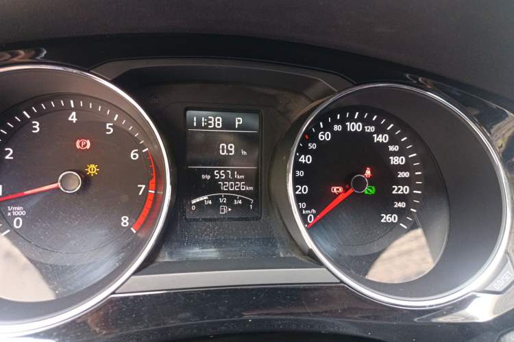 Used Volkswagen Sagitar 2018 1.6L Automatic Comfort Model Odometer Close Up