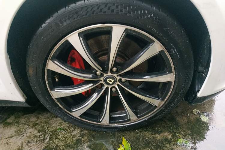 Used Tesla Model S 2014 S P85 Right Front Wheel Hub