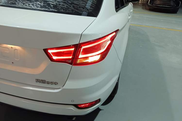 Used Bestune B50 2016 1.6L manual luxury version
