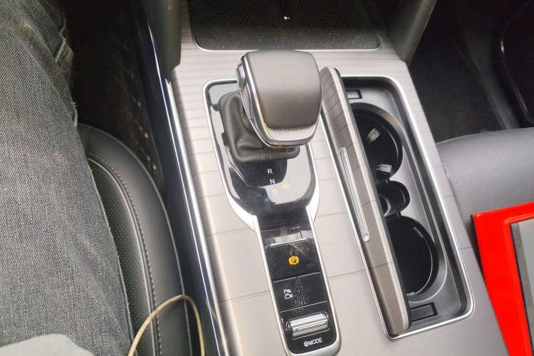 Used Hongqi HS7 PHEV 2024 2.0T PHEV Four-Wheel Drive Flagship Edition 6 Seats