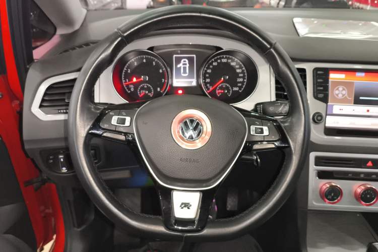 Used Volkswagen Golf Sportsvan 2016 180TSI Automatic Trend Model Steering Wheel