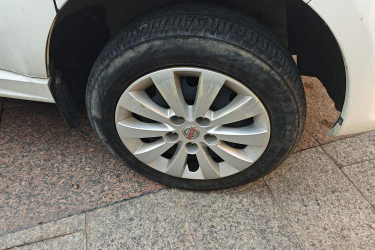 Used Jinbei Gold Hiace M Classic 2022 1.5L Travel Lion Passenger Van 6 Seats