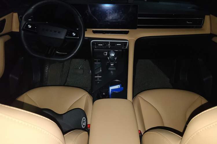 Used Roewe RX5 New Energy 2023 eRX5 Super Hybrid Prestige Edition Headliner