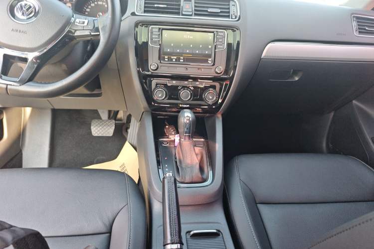 Used Volkswagen Sagitar 2018 180TSI DSG Prestige Edition
